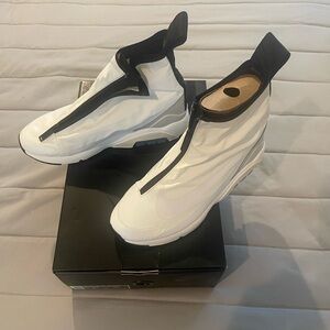 Brand New with Box AIR MAX 180 HI / AMBUSH Nike Women shoe size 9